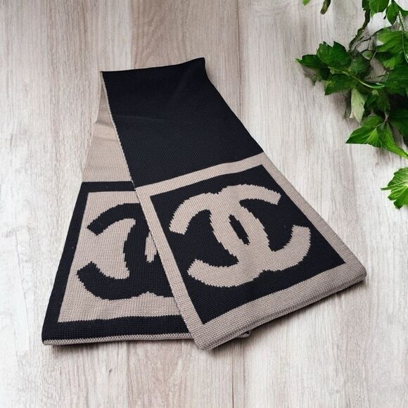 CHANEL Accessories - Chanel Wool Scarf
